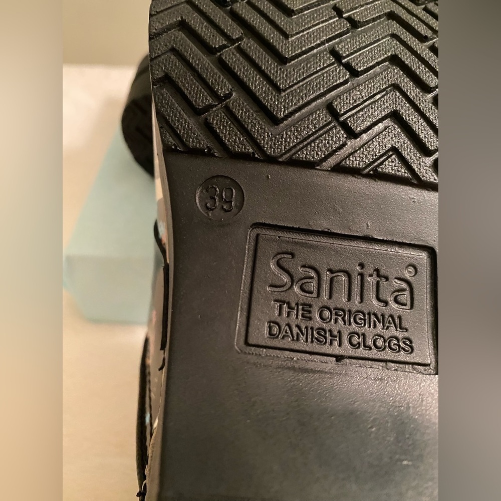 Koi By Sanita Women's Fancy Party Patent Leather Nursing Clogs BRAND NEW - Picture 9 of 11